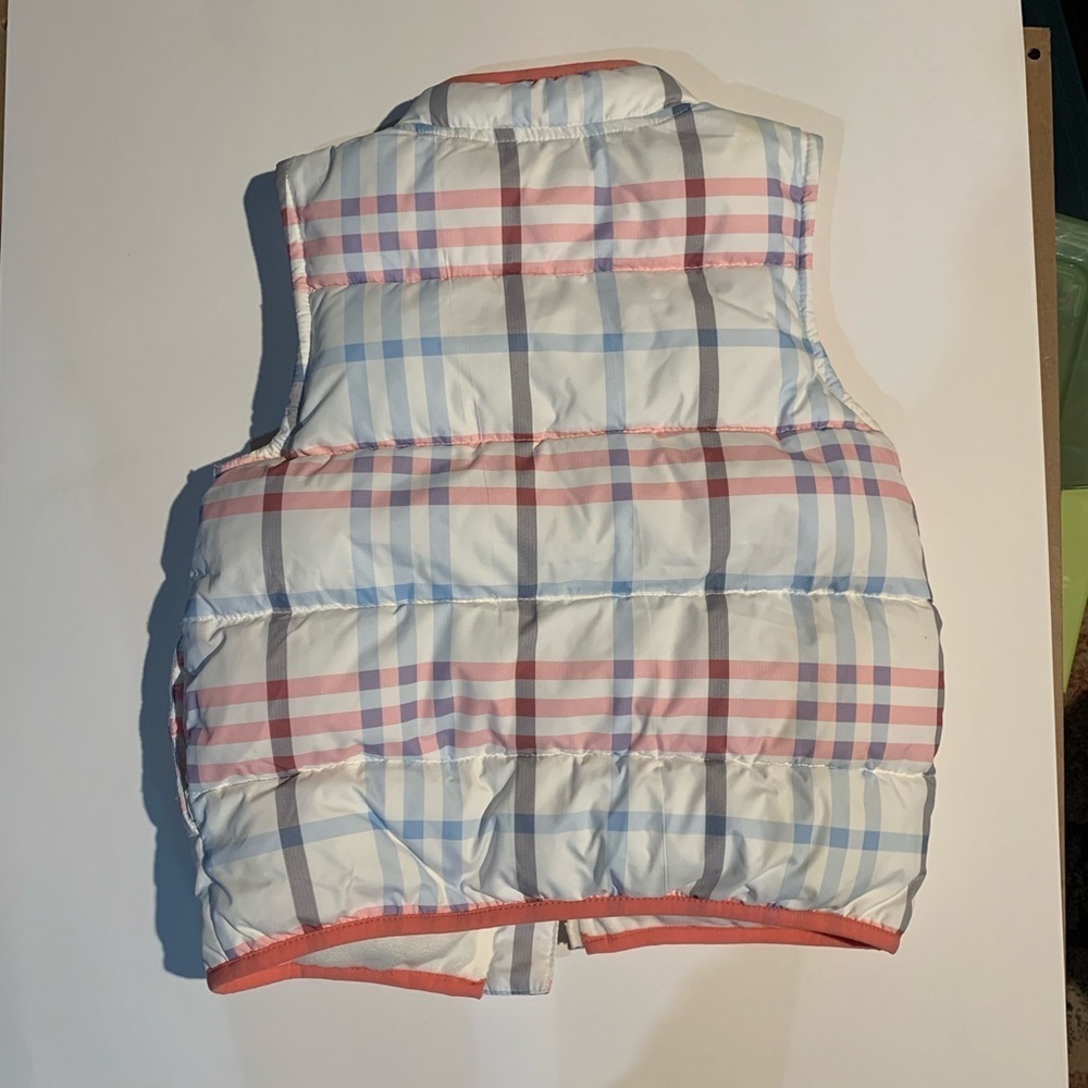 Gymboree girls puffer vest - Picture 2 of 4